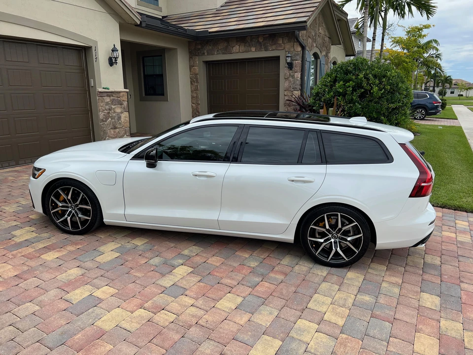2021 Volvo V60 2nd Gen - Image 19 of 31