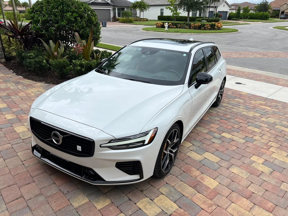 2021 Volvo V60 2nd Gen - Image 15 of 31