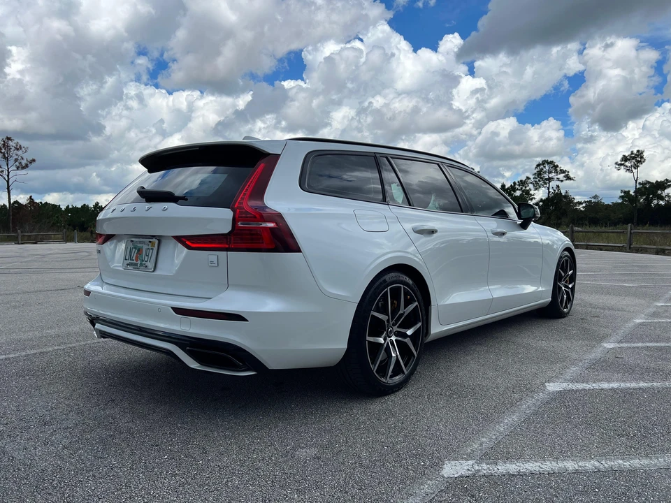 2021 Volvo V60 2nd Gen - Image 11 of 31