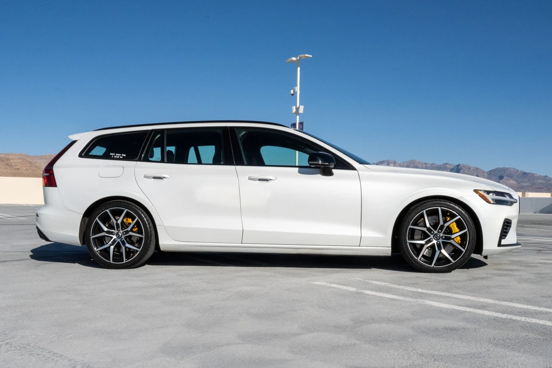 2021 Volvo V60 2nd Gen - Image 5 of 31