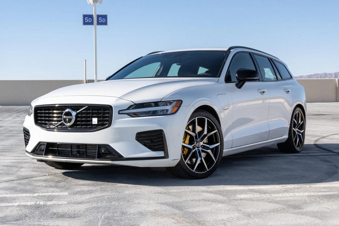 2021 Volvo V60 2nd Gen - Image 2 of 31