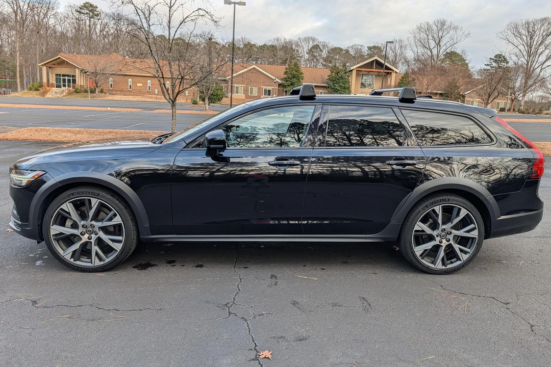 2021 Volvo V90 - Image 3 of 31