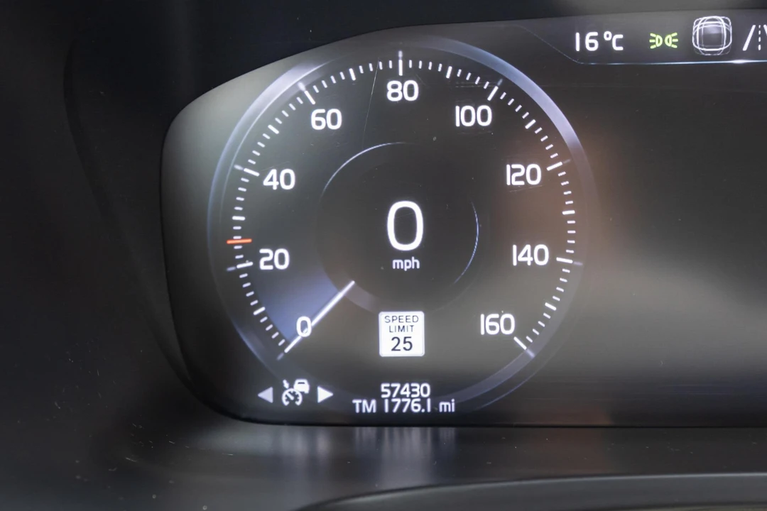 2021 Volvo V90 - Image 26 of 31