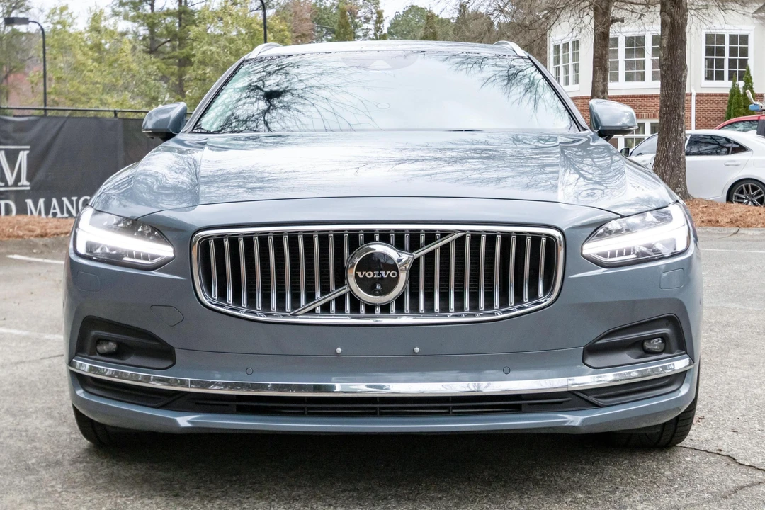 2021 Volvo V90 - Image 2 of 31