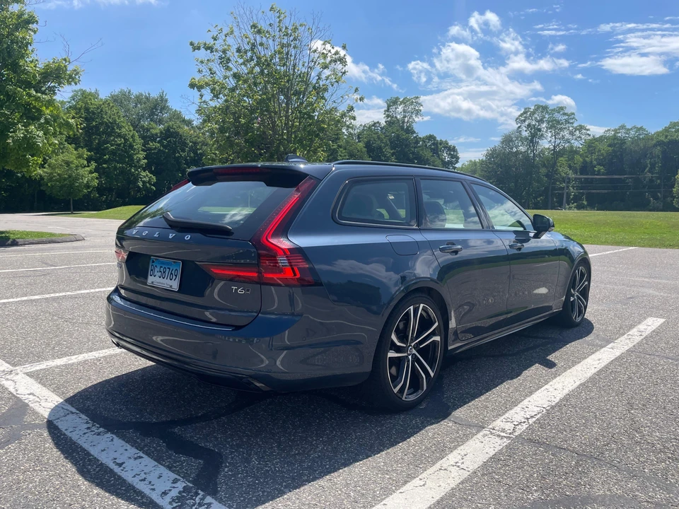 2021 Volvo V90 - Image 17 of 31