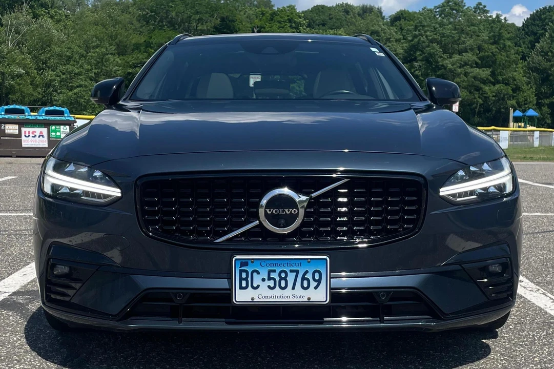 2021 Volvo V90 - Image 2 of 31