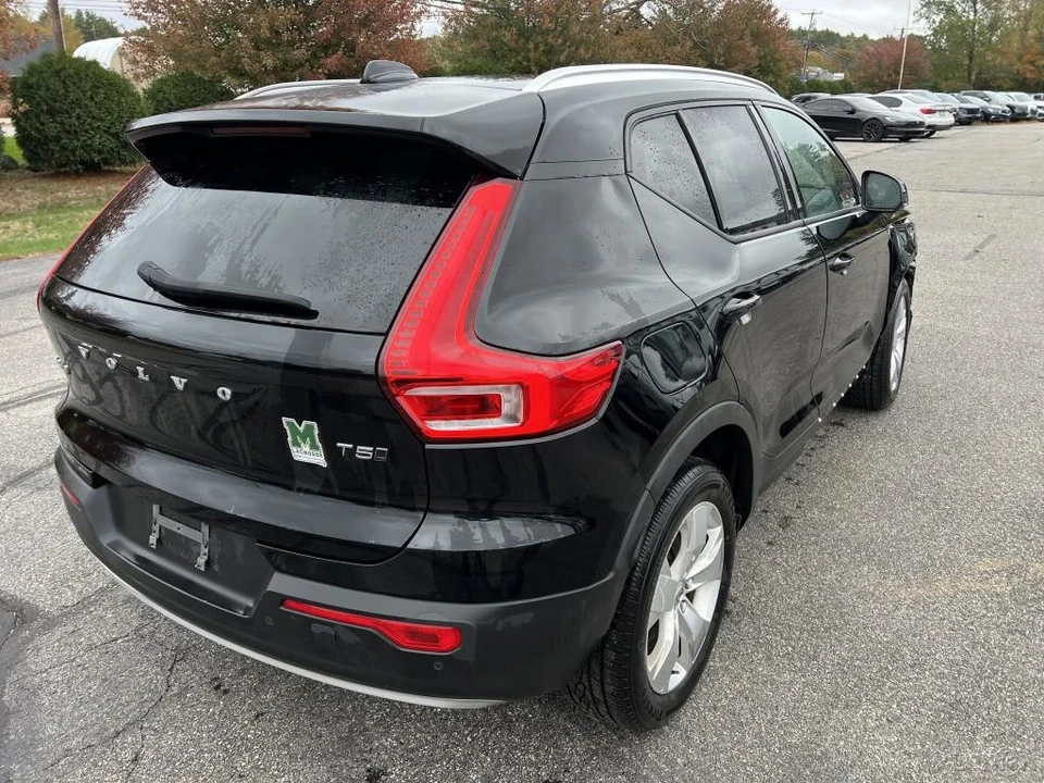 2021 Volvo XC60 2nd Gen - Image 8 of 12