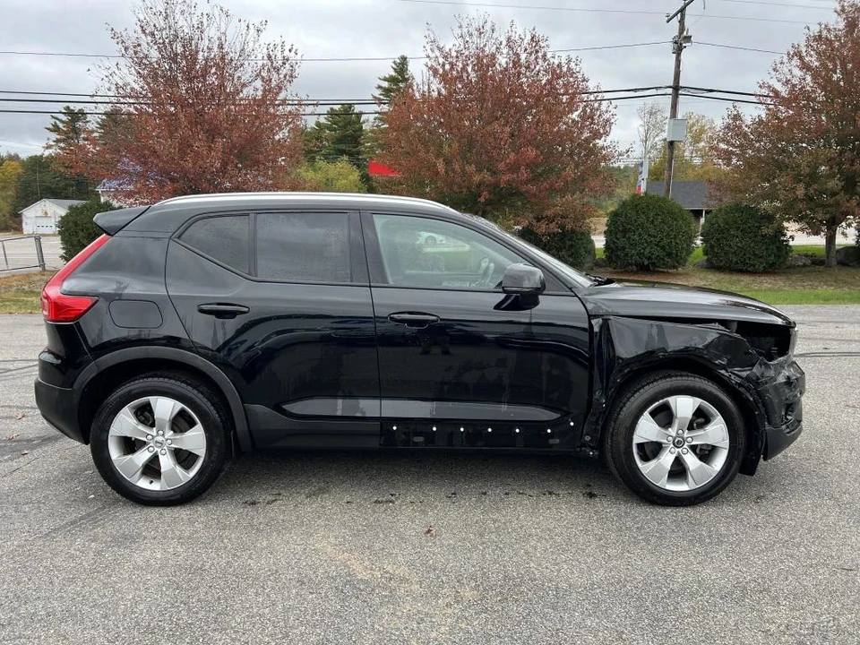 2021 Volvo XC60 2nd Gen - Image 2 of 12