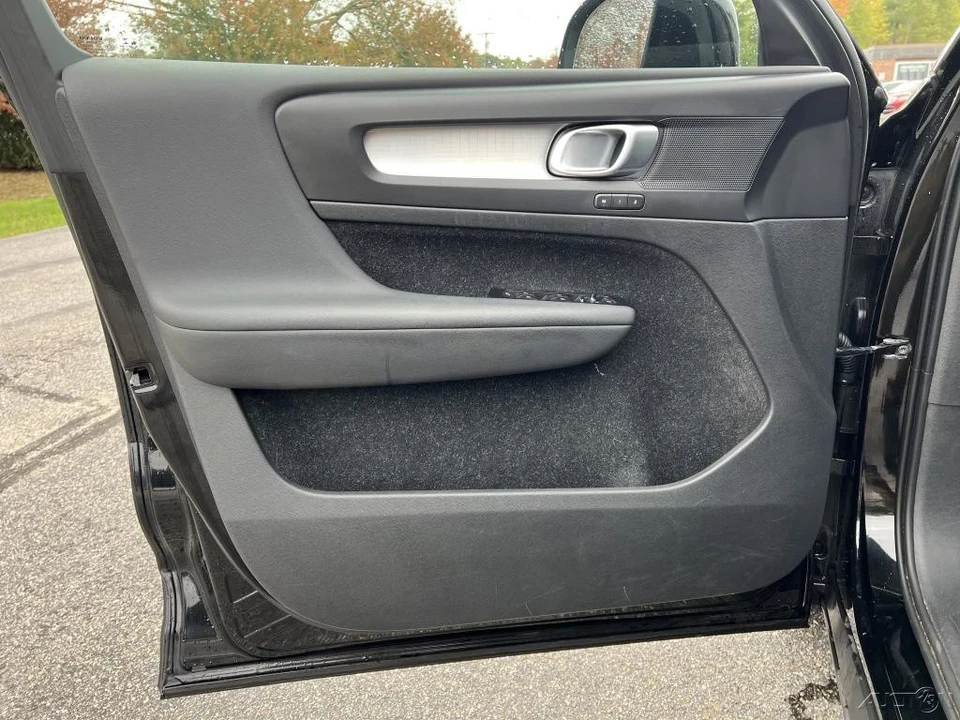 2021 Volvo XC60 2nd Gen - Image 11 of 12