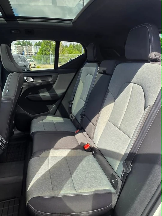 2021 Volvo XC40 - Image 9 of 11