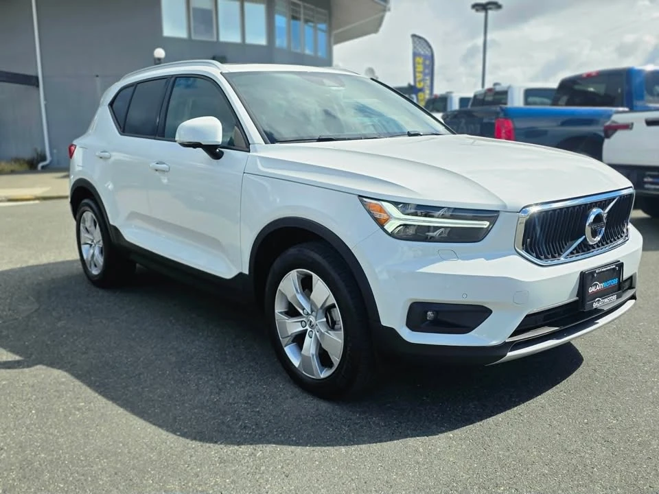 2021 Volvo XC40 - Image 2 of 11