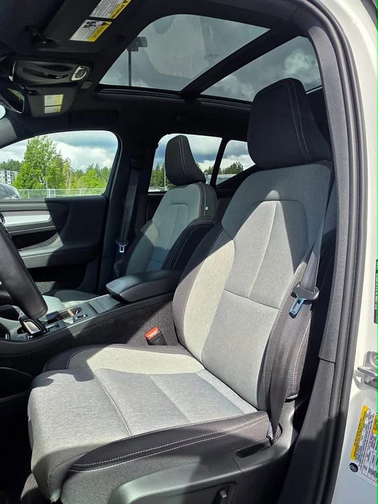 2021 Volvo XC40 - Image 8 of 11