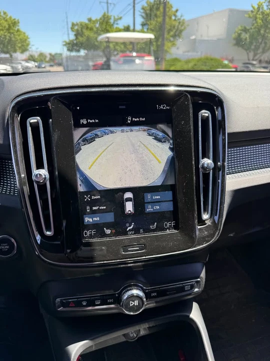 2021 Volvo XC40 - Image 16 of 18