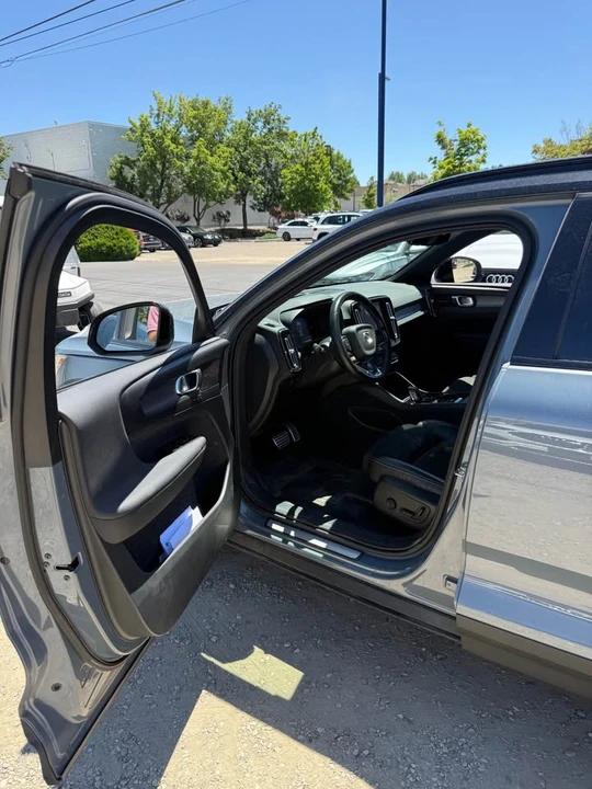 2021 Volvo XC40 - Image 9 of 18