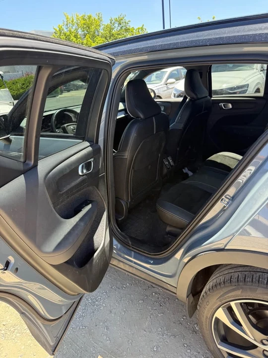 2021 Volvo XC40 - Image 12 of 18