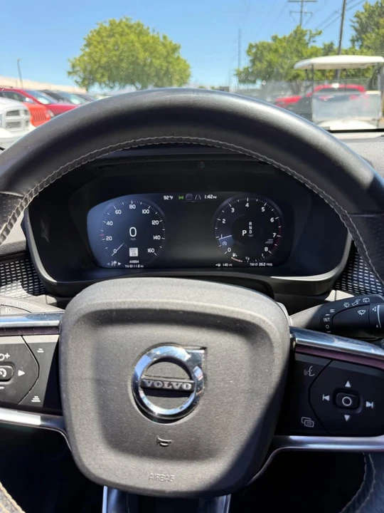 2021 Volvo XC40 - Image 14 of 18
