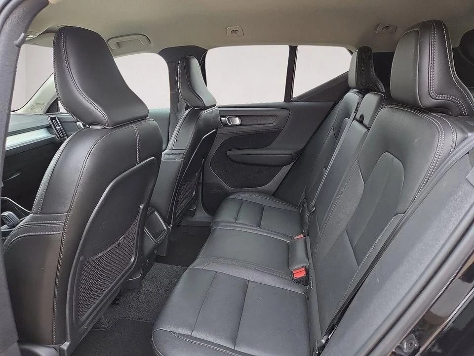2021 Volvo XC40 - Image 7 of 10