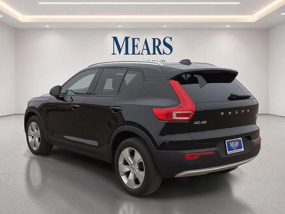 2021 Volvo XC40 - Image 2 of 10