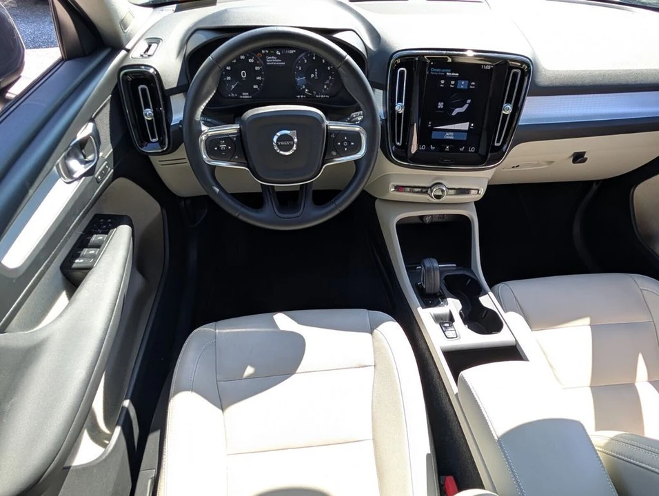 2021 Volvo XC40 - Image 13 of 21