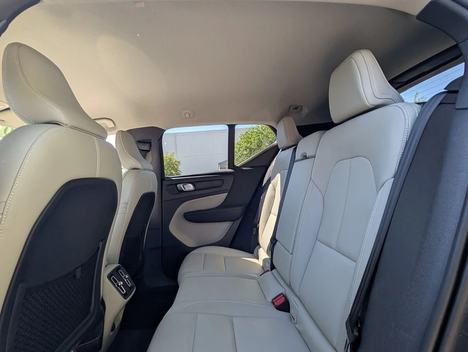 2021 Volvo XC40 - Image 12 of 21