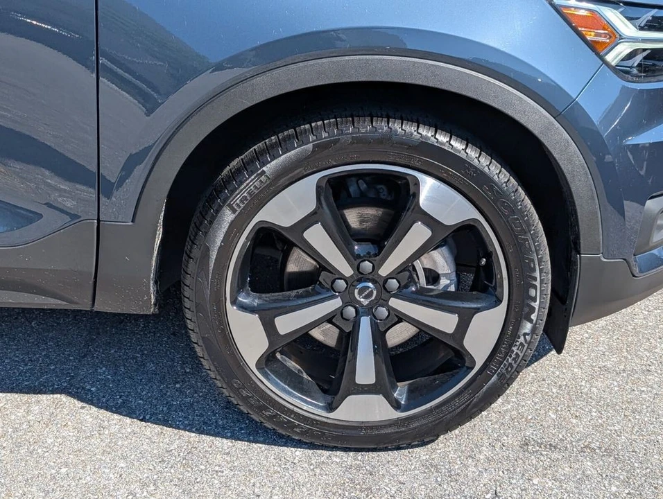 2021 Volvo XC40 - Image 9 of 21