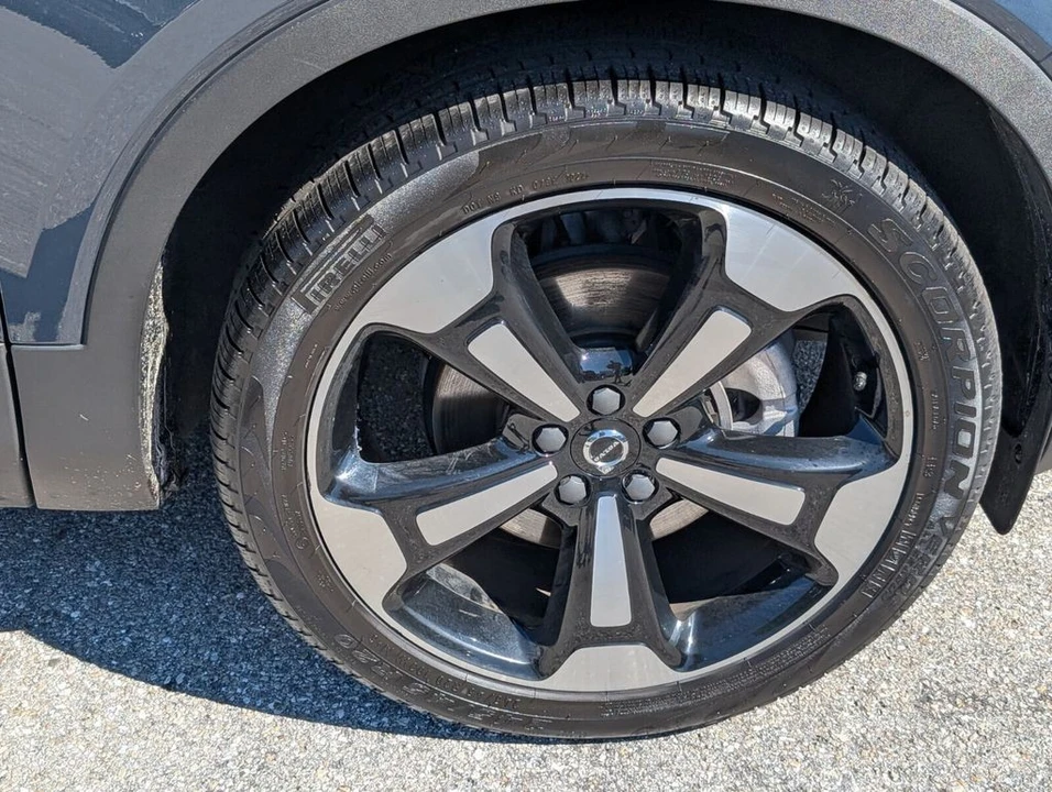 2021 Volvo XC40 - Image 18 of 21