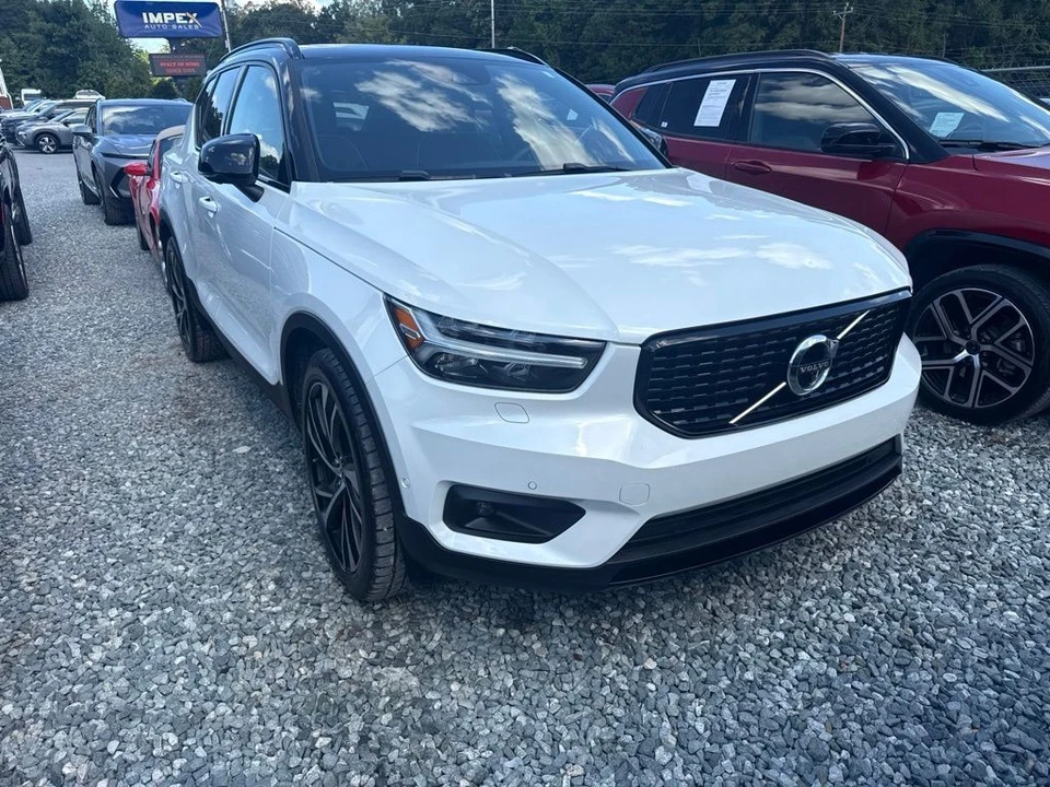 2021 Volvo XC40 - Image 2 of 5