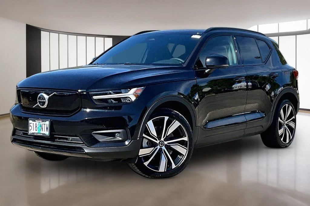2021 Volvo XC40 - Image 2 of 31