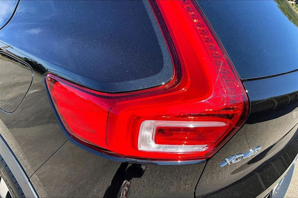 2021 Volvo XC40 - Image 28 of 31