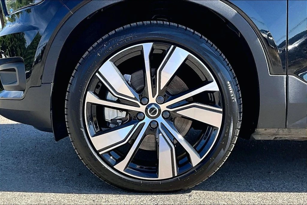 2021 Volvo XC40 - Image 12 of 31