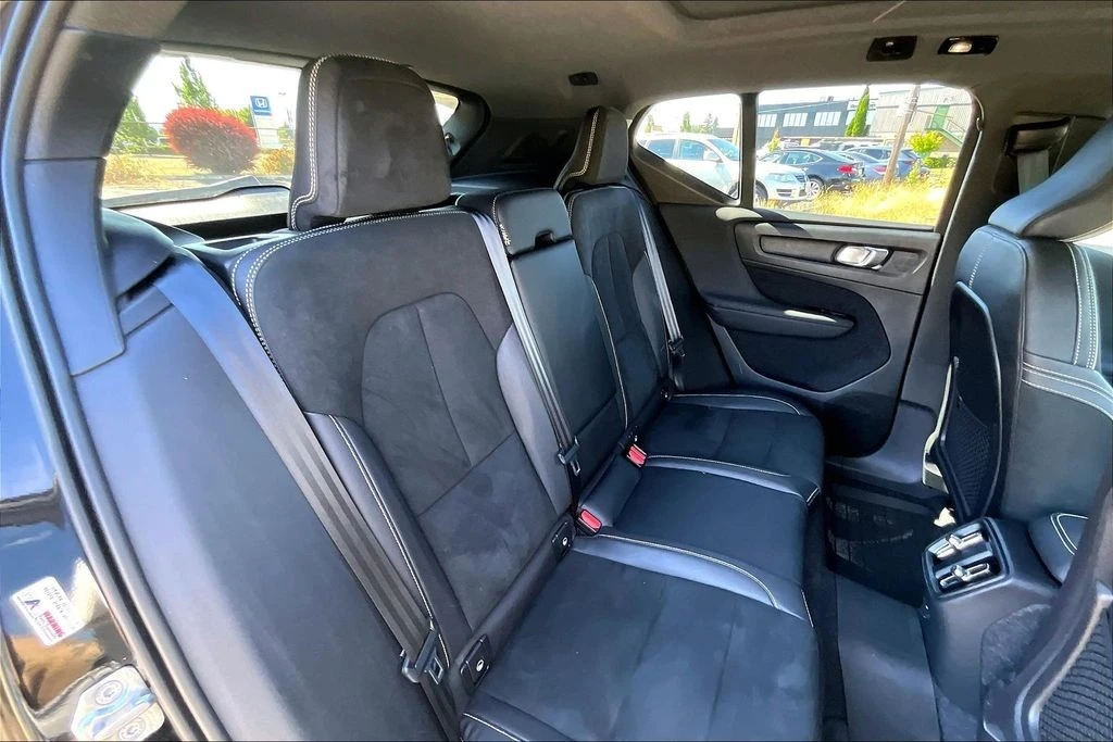 2021 Volvo XC40 - Image 20 of 31