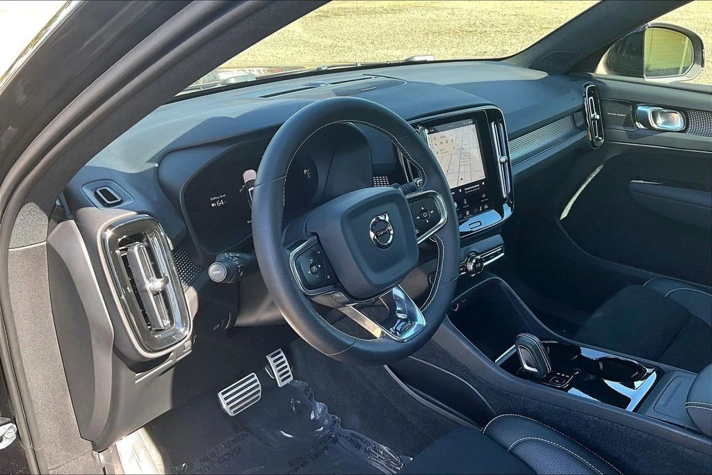 2021 Volvo XC40 - Image 18 of 31
