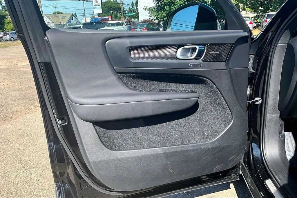 2021 Volvo XC40 - Image 22 of 31