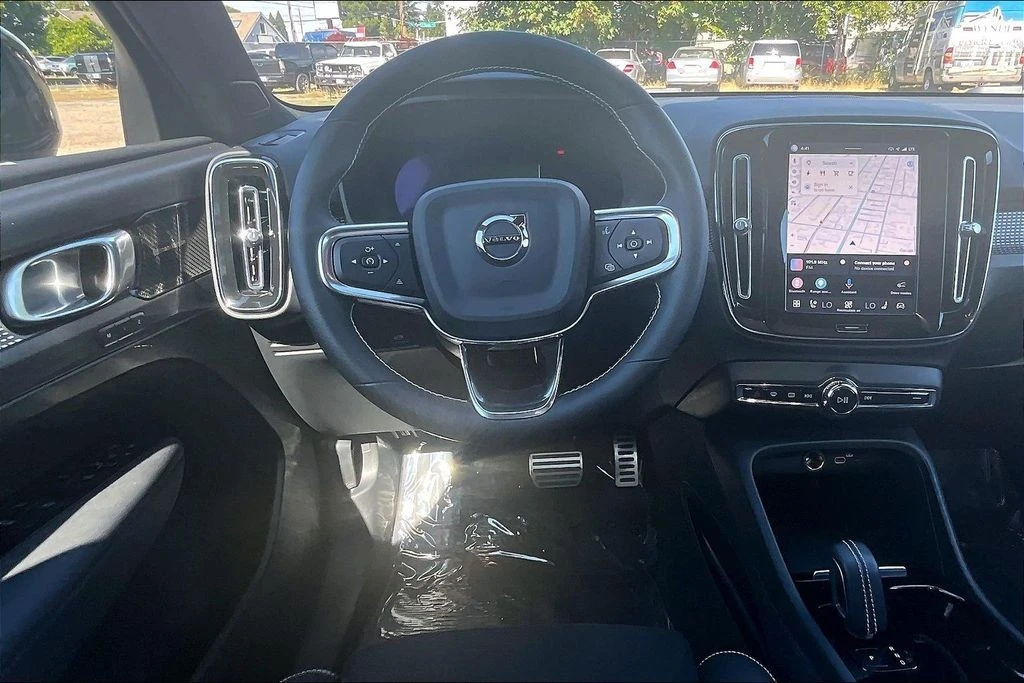 2021 Volvo XC40 - Image 7 of 31