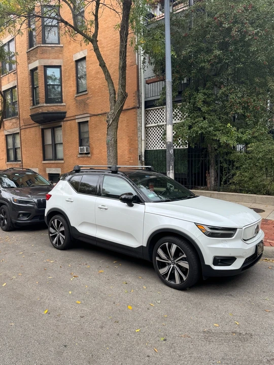 2021 Volvo XC40 - Image 2 of 14