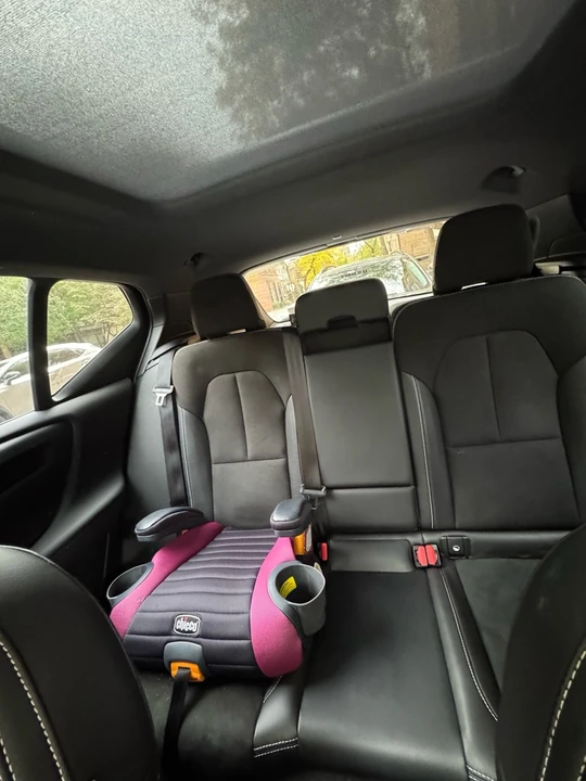 2021 Volvo XC40 - Image 9 of 13