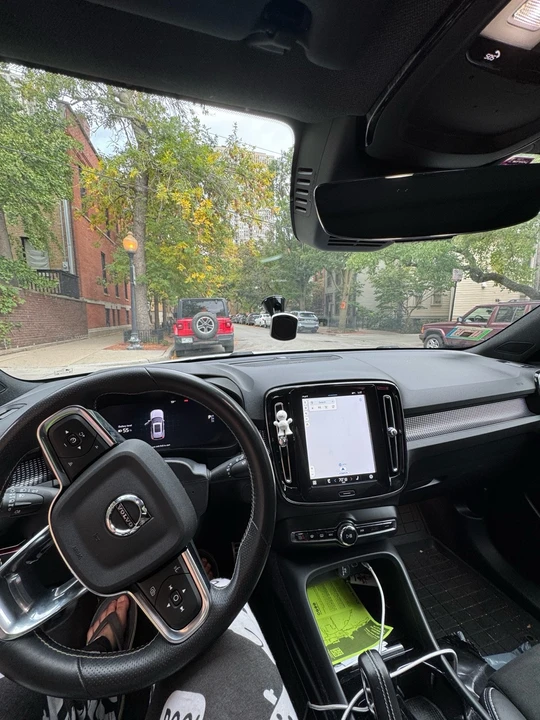 2021 Volvo XC40 - Image 11 of 13