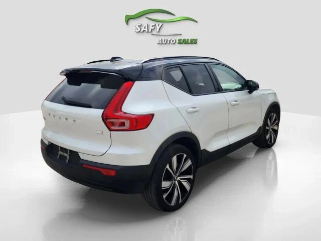 2021 Volvo XC40 - Image 7 of 21