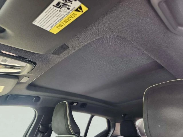 2021 Volvo XC40 - Image 17 of 21