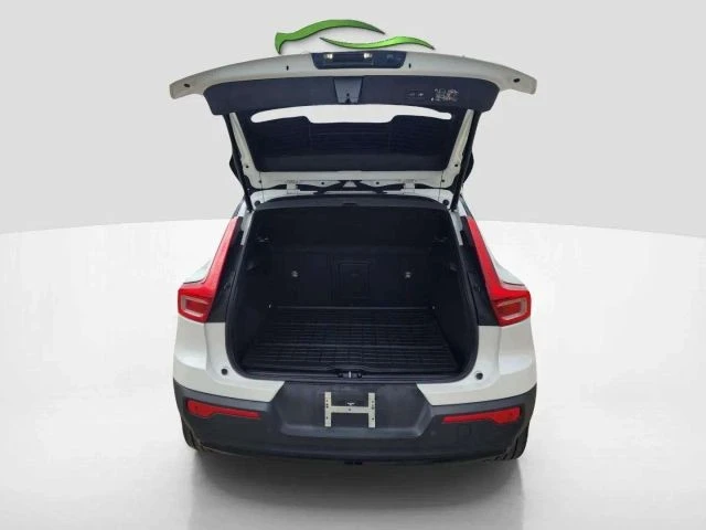 2021 Volvo XC40 - Image 9 of 21