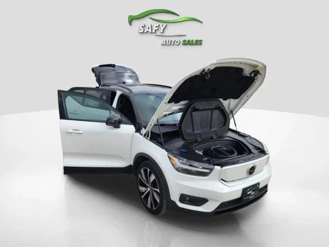 2021 Volvo XC40 - Image 11 of 21