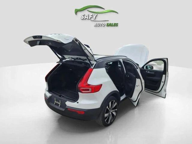 2021 Volvo XC40 - Image 14 of 21