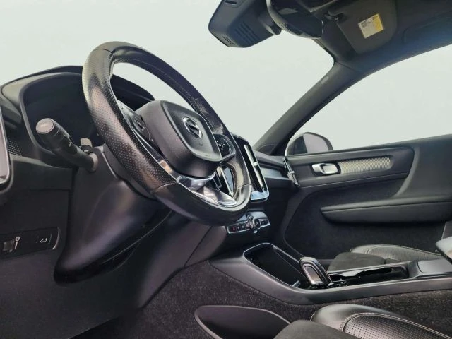 2021 Volvo XC40 - Image 19 of 21