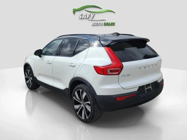 2021 Volvo XC40 - Image 5 of 21