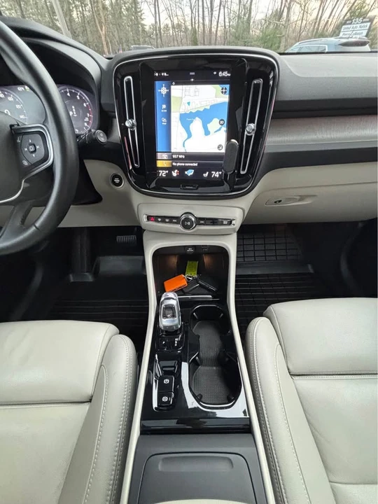 2021 Volvo XC40 - Image 15 of 18