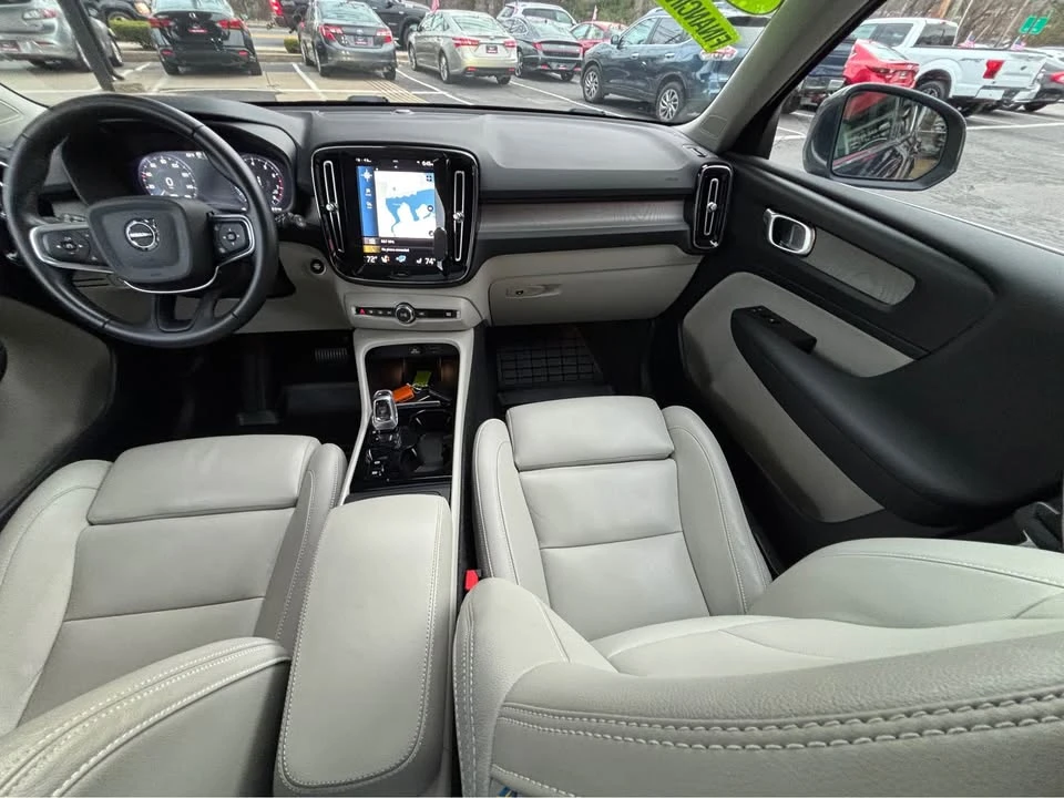 2021 Volvo XC40 - Image 14 of 18