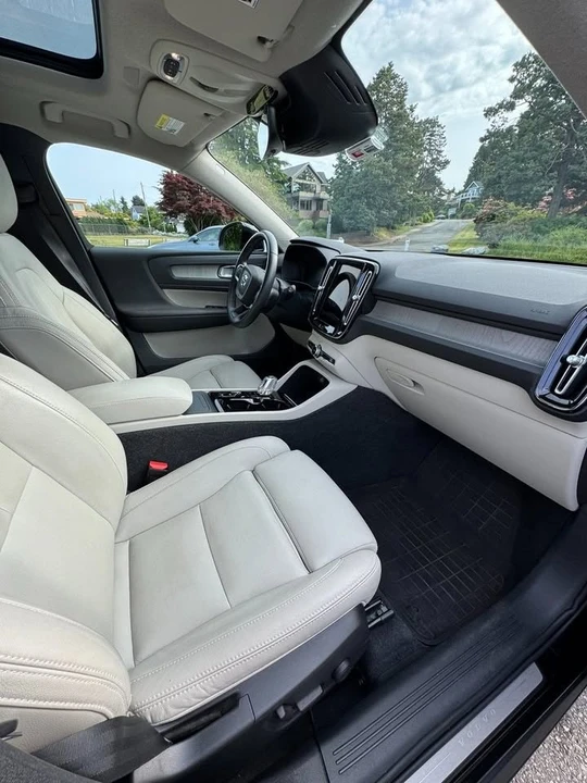 2021 Volvo XC40 - Image 13 of 19
