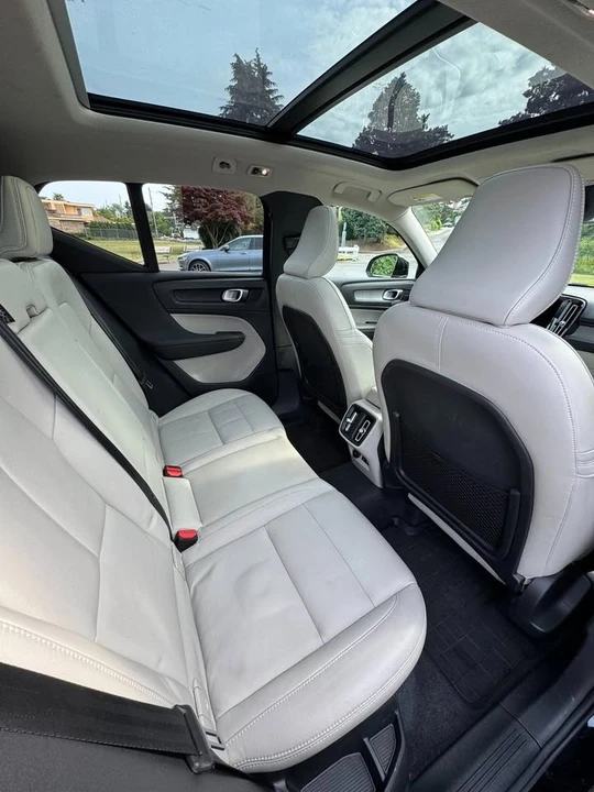 2021 Volvo XC40 - Image 14 of 19