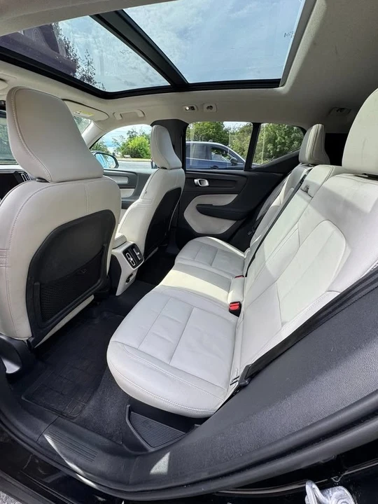 2021 Volvo XC40 - Image 11 of 19