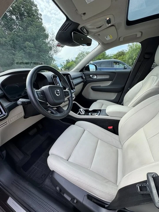 2021 Volvo XC40 - Image 10 of 19